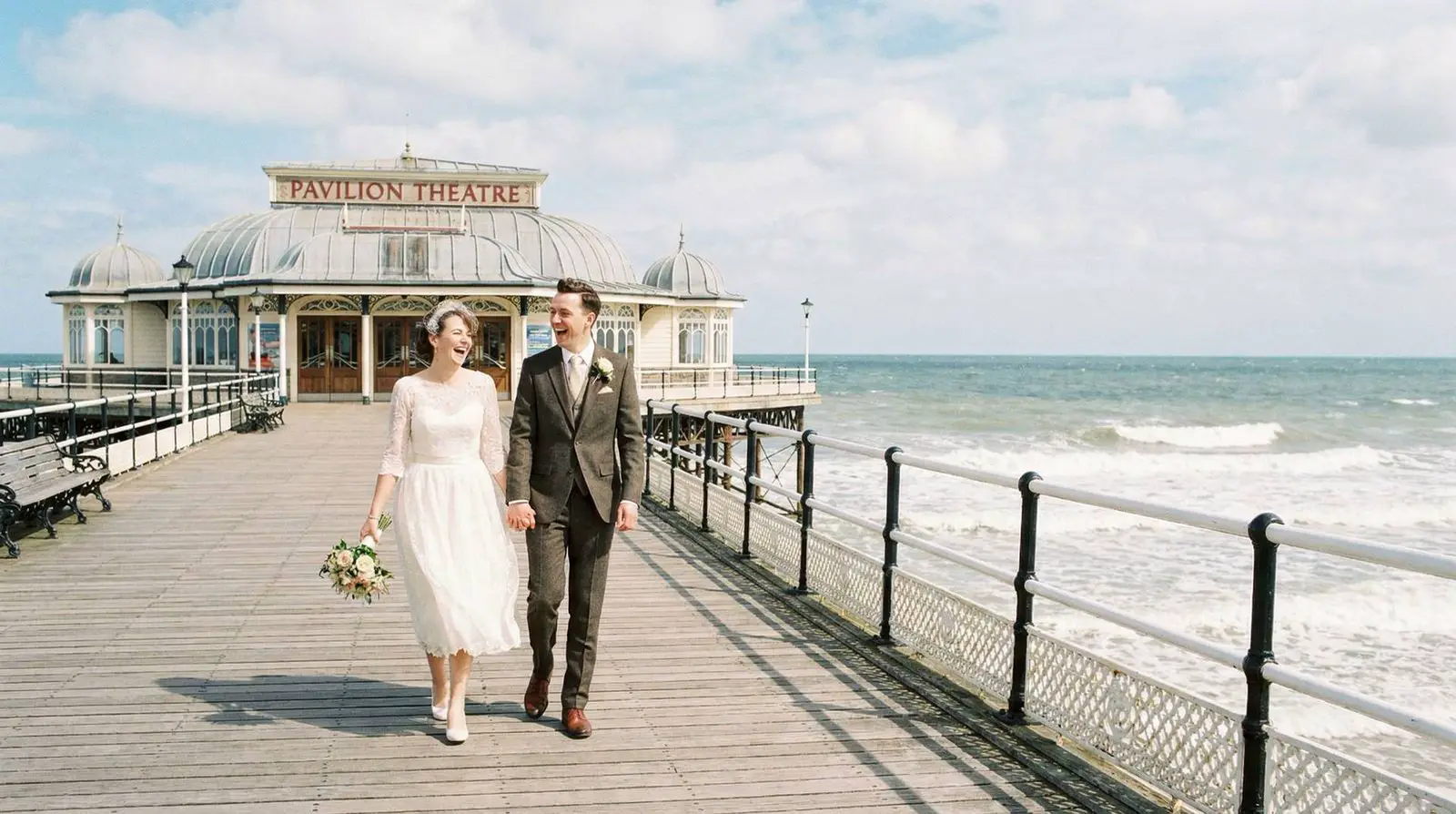 Example image: a couple, Cromer
